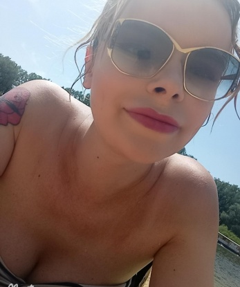 Моя опытность позволяет мне провести время с тобой в нежных объятиях, погрузиться в мир страсти и удовольствия. Мое место находится в Москве, где я рада принять тебя у себя или приехать к тебе. У меня есть широкий спектр услуг, чтобы удовлетворить все твои желания. Дай мне знать, что ты ищешь, и я сделаю все, чтобы сделать наше время вместе незабываемым. Пролистай мои фото, прочитай отзывы и позвони мне. Знакомство со мной станет настоящим открытием для тебя. 💋🔥🌹 11080, 20 лет